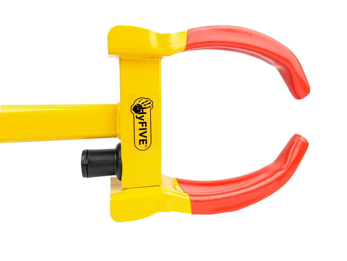 Hyfive Universal Car Wheel Clamp - in use