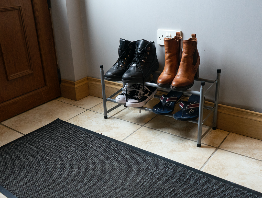 In cupboard extending shoe rack deals